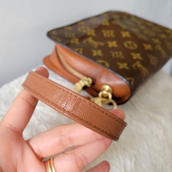 ❤️ Authentic LV Orsay Clutch Monogram - Picture 6 of 16